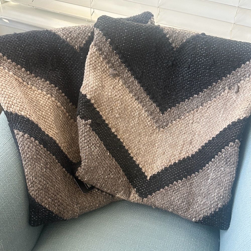 Vatican Homes 2 Handloom Wool Pillow Covers (2) New